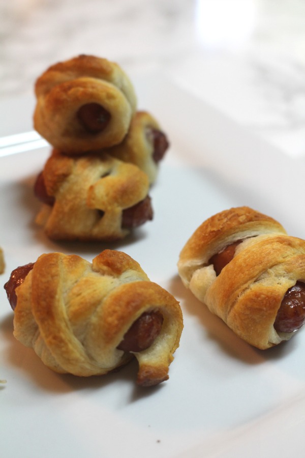 Mummy Hot Dogs or Pigs in a Blanket?