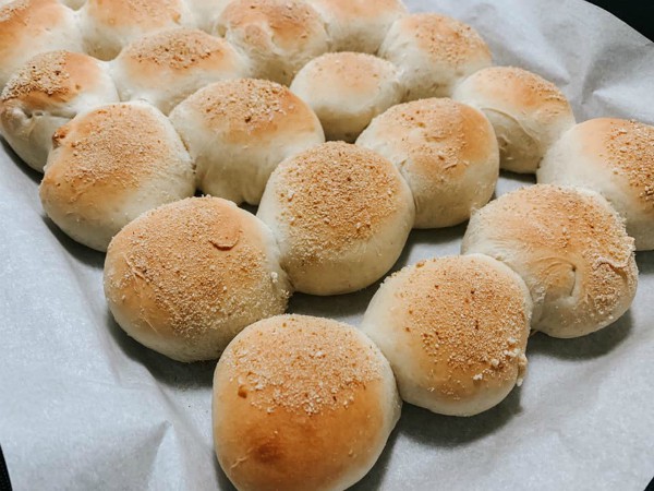 Pandesal (Filipino Bread Rolls)