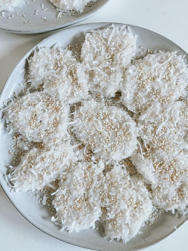 Palitaw (Sweet Flat Rice Cake)