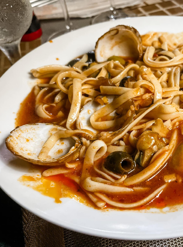 Linguini with Red Clam Sauce