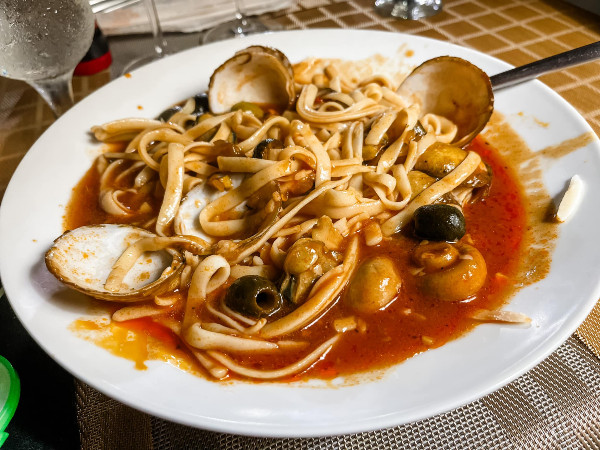 Linguini with Red Clam Sauce