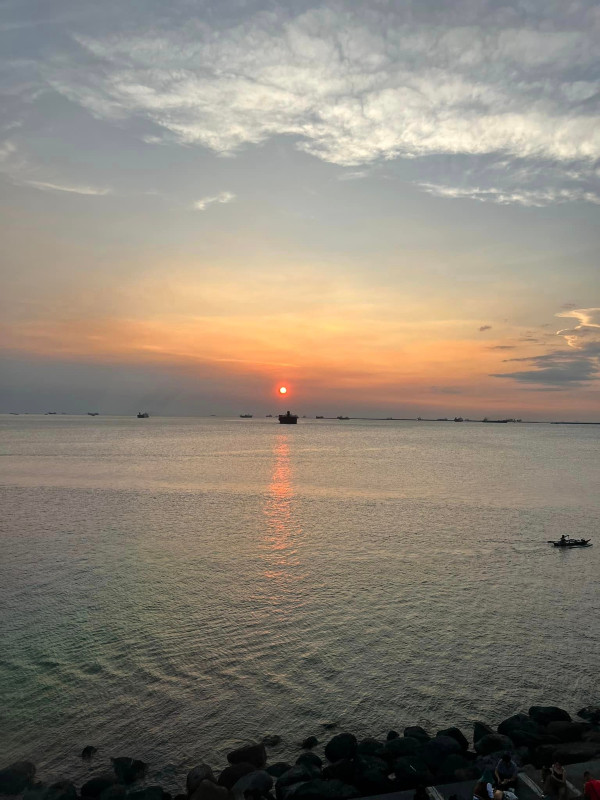 The Magnificent Sunset Over Manila Bay