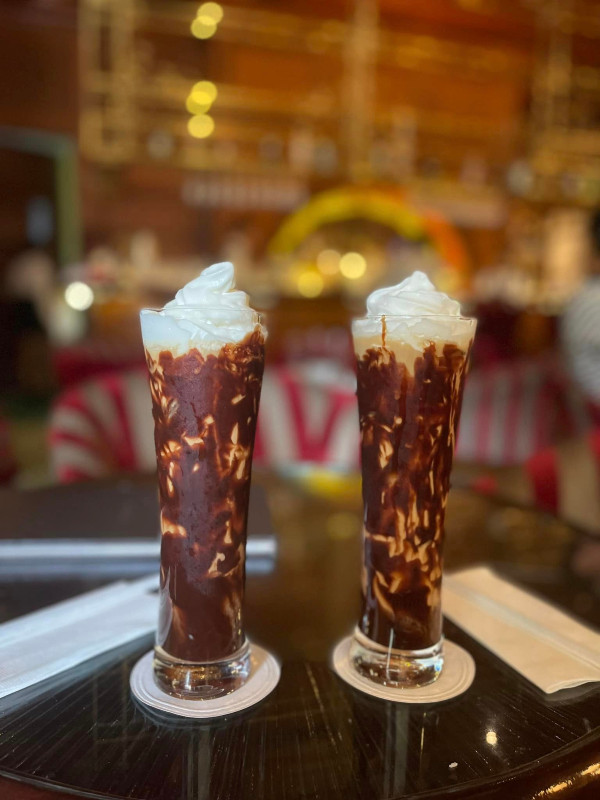 Impromptu Coffee Break at The Manila Hotel